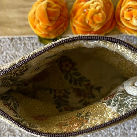 Vintage Magnolia Pearl Textured Green and Orange velvet flower coin purse~ - Picture 4 of 8
